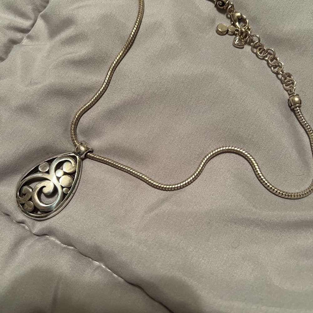 Elegant Silver Pendant Necklace